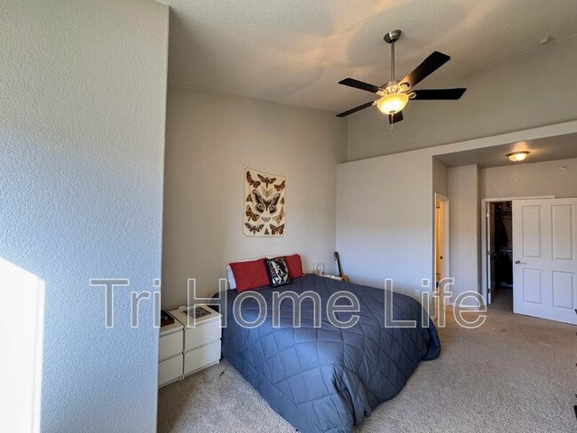 Building Photo - 9557 W San Juan Cir