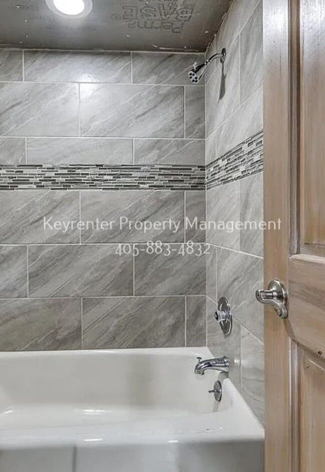 Building Photo - 1408 Fox View Ct
