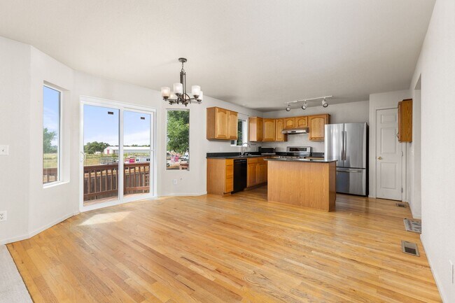 Building Photo - 2021 Falcon Ridge Dr