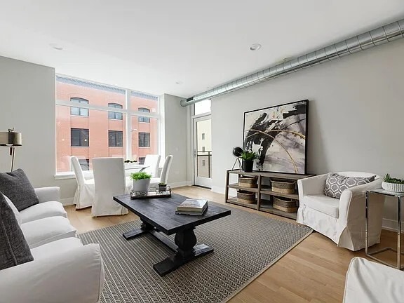 Building Photo - 3208 N Southport Ave