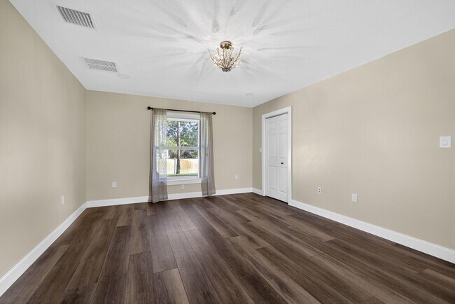 Building Photo - 11646 63rd Ln N