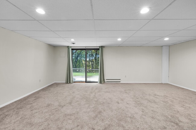 Building Photo - 103 Cliffside Dr