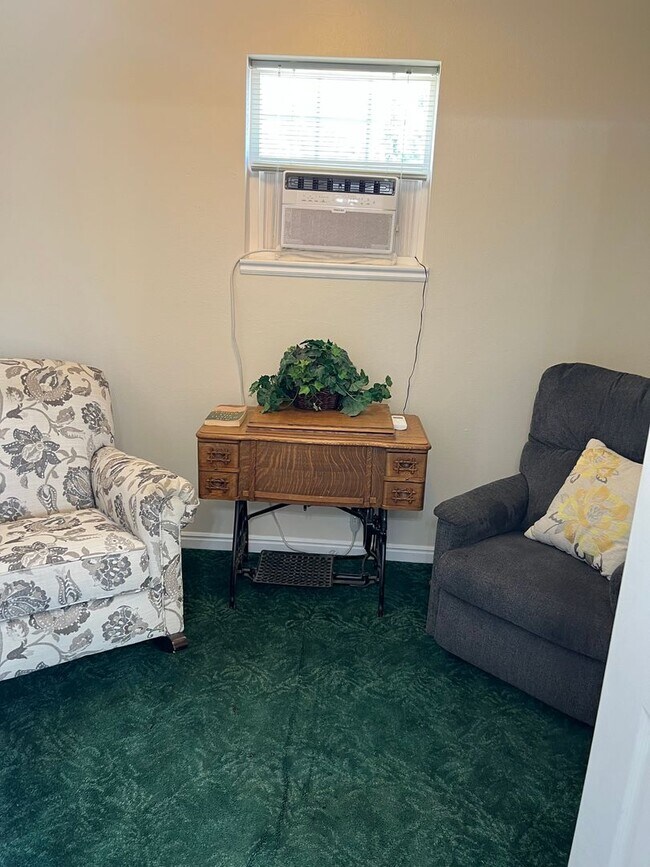 Building Photo - AND-D 1802