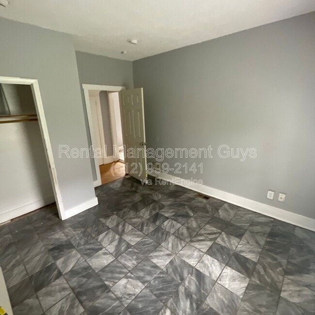 Building Photo - 2931 N Bryant Ave