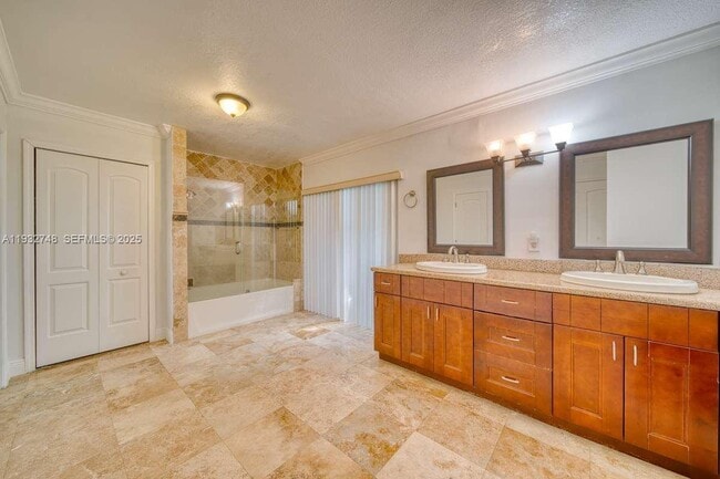 Building Photo - 13220 SW 84th Ave