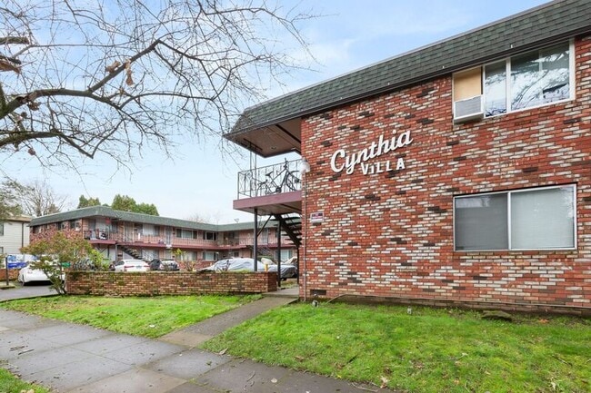 Building Photo - 2945 SE Washington St