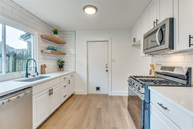 Building Photo - 9412 Quail Meadow Dr