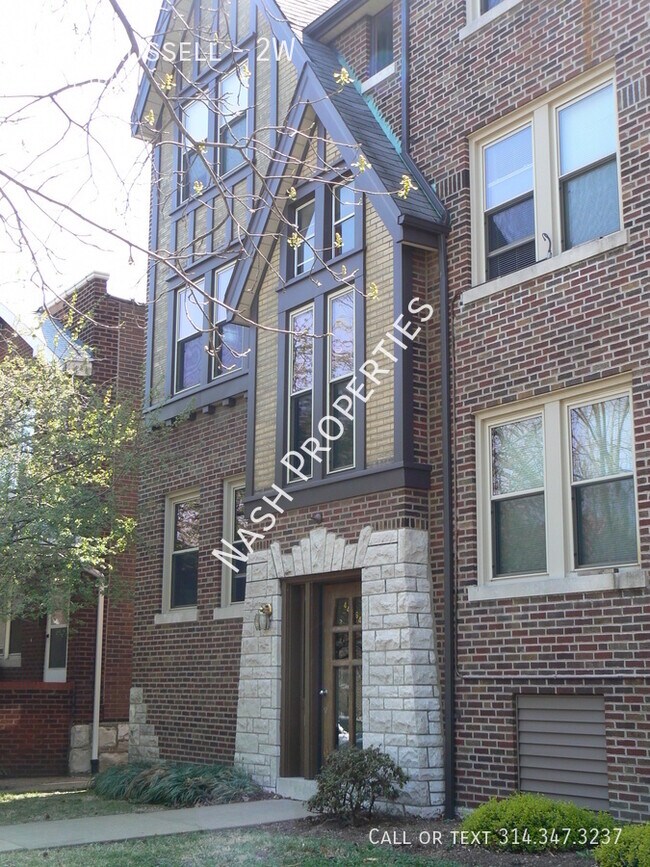 Building Photo - 4464 Russell-2W