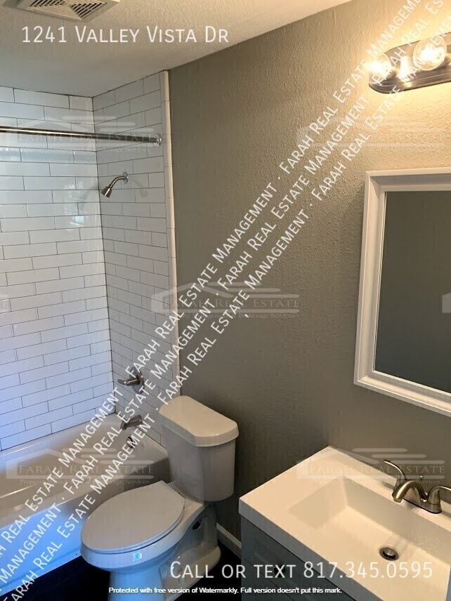 Building Photo - 1241 Valley Vista Dr