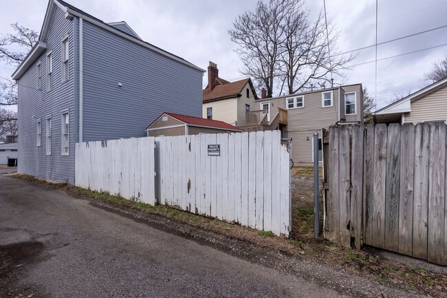 Building Photo - 1504 E Breckinridge St