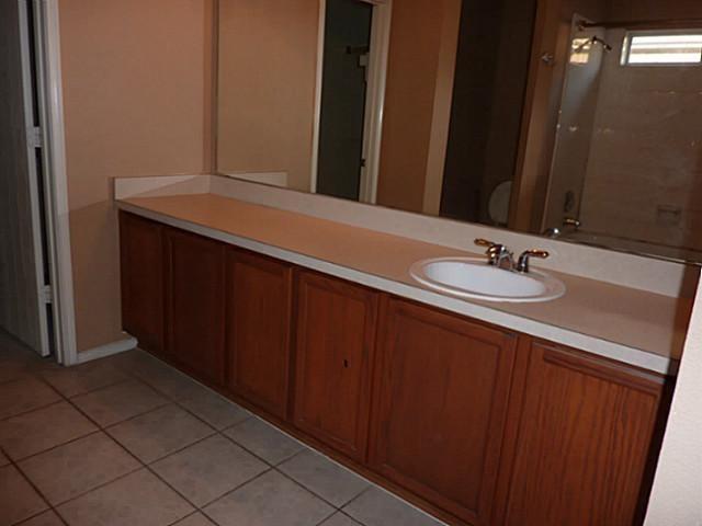 Building Photo - 111 Waterford Dr