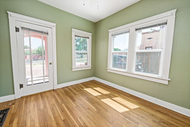 Building Photo - PRE-LEASE for AUGUST 2026 - Sam Hughes Bungalow