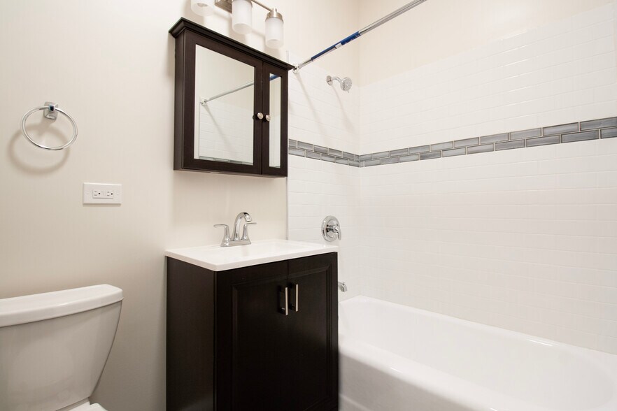 Building Photo - 2905 N Mildred Ave