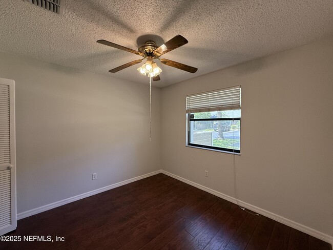 Building Photo - 8348 Westover Ct