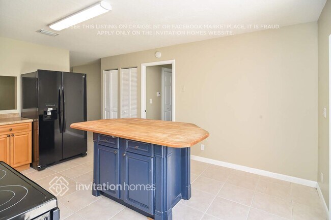 Building Photo - 6090 Blue Stone Ln