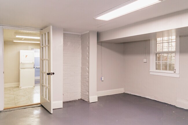 Building Photo - 1408 Gregg St