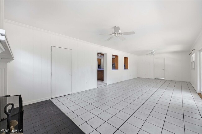 Building Photo - 1377 11th Ct N