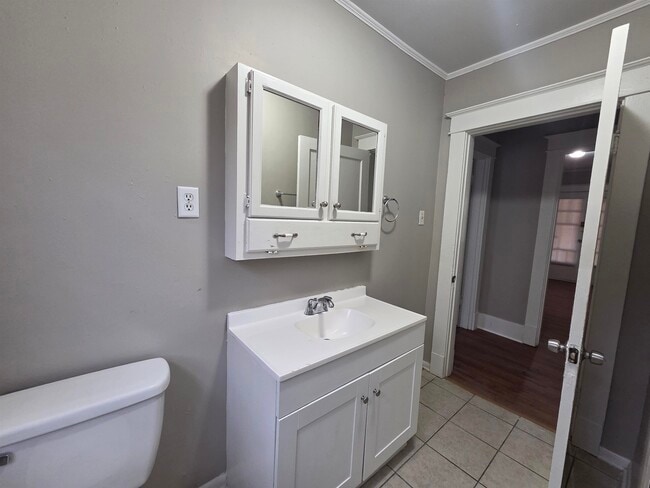 Building Photo - 3554 Faxon Ave