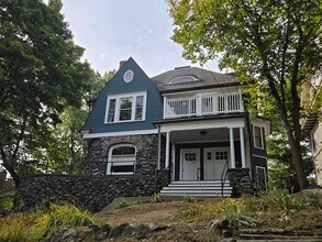 Building Photo - Pet Friendly - In Unit Laundry - Deck - Yard