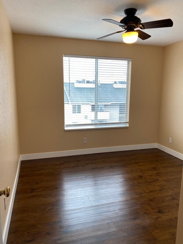 Building Photo - 537 S 900 E