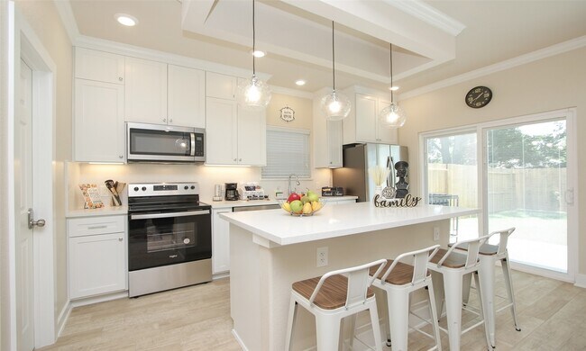 Building Photo - 3537 Mt Pleasant St