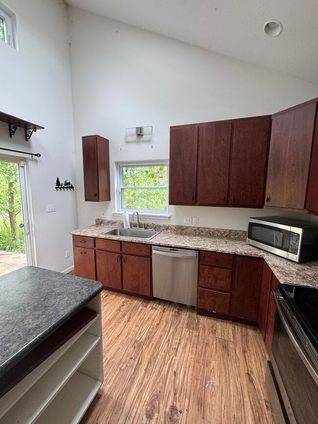Building Photo - 2 Bed 1 Bath home in the country
