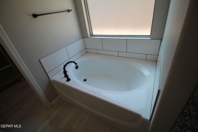 Building Photo - 509 Cedarwood Ave