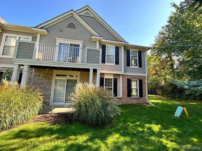 Building Photo - 2354 Pinecroft Dr