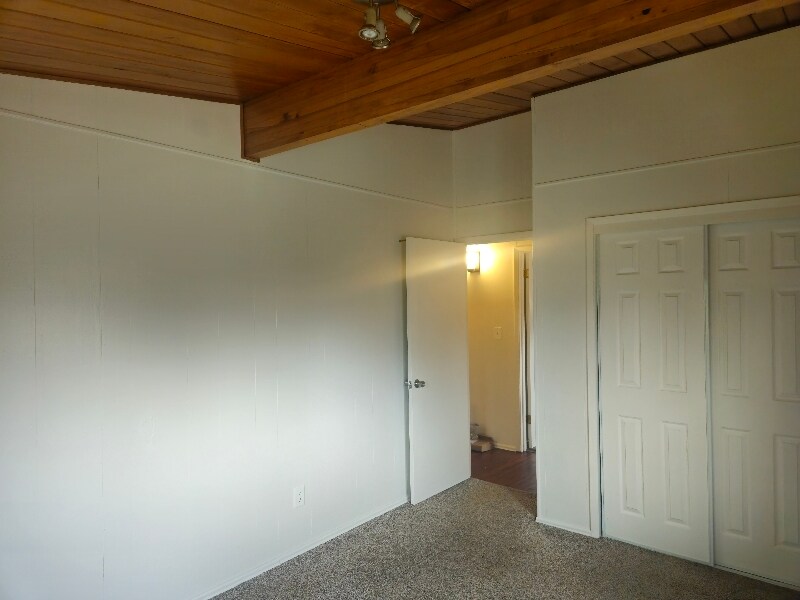 Building Photo - 219 4th Ave