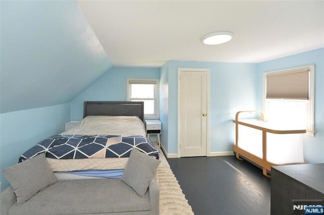 Building Photo - 483 Mt Prospect Ave