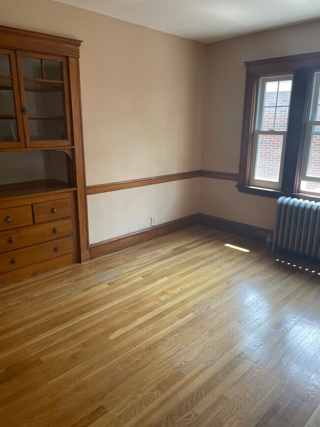 Building Photo - 202 High St