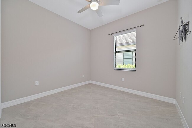 Building Photo - 28076 Foxrock Ct