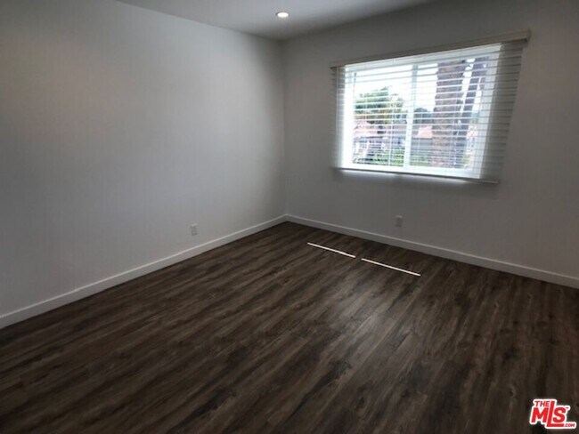 Building Photo - 601 Normandie Ave