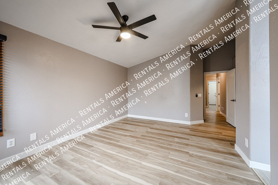 Building Photo - 133 W Muriel Dr