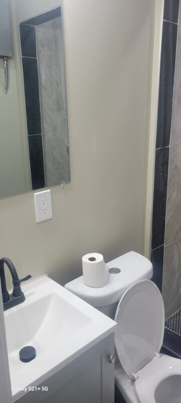 Building Photo - 207 W Laveer St