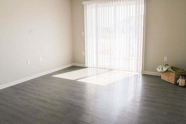 Building Photo - 3281 Redhawk St