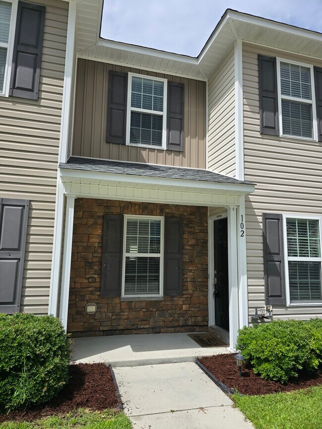 Primary Photo - 102 Glen Cannon Dr