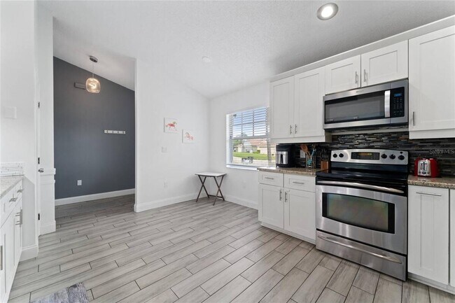 Building Photo - 5565 Loma Vista Loop