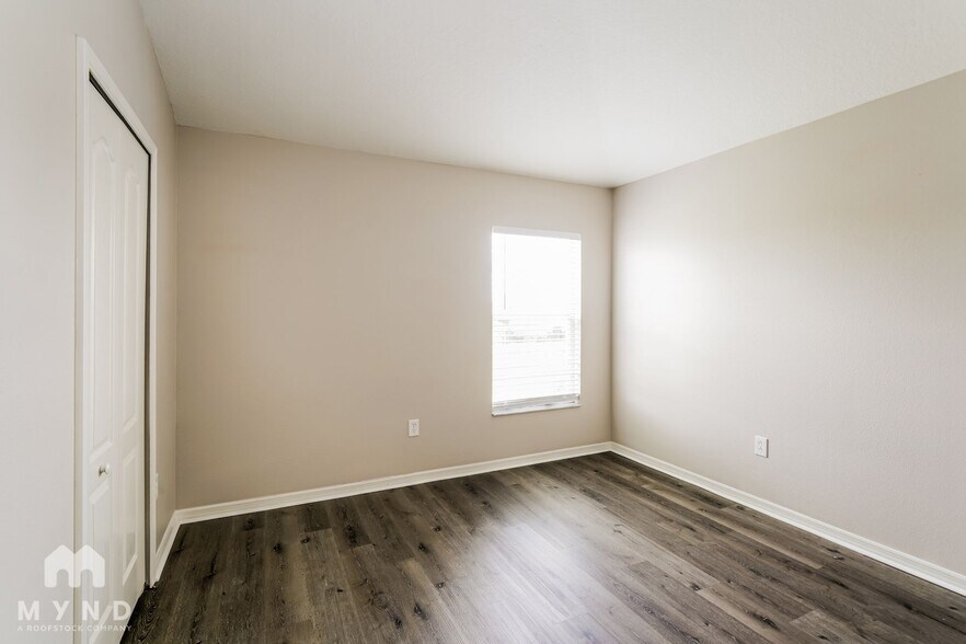 Building Photo - 8162 Canterbury Lake Blvd