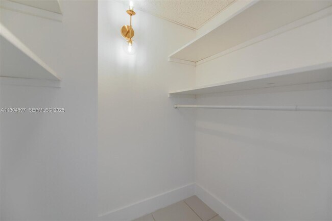 Building Photo - 1980 S Ocean Dr