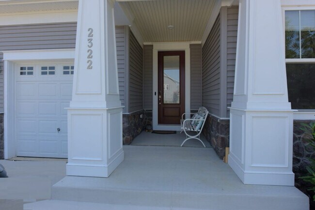 Building Photo - 2322 Duncan Ln