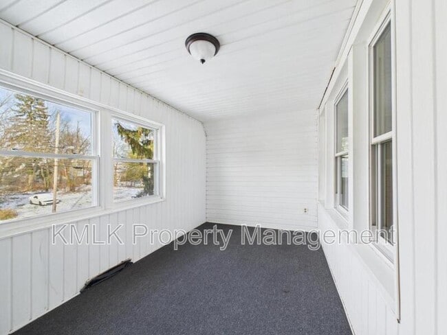 Building Photo - 918 Peckham St