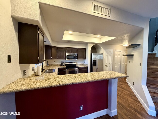 Building Photo - 10232 N 12th Ct