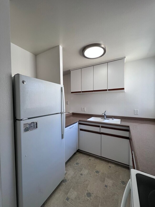 Building Photo - 1122 Eureka-14