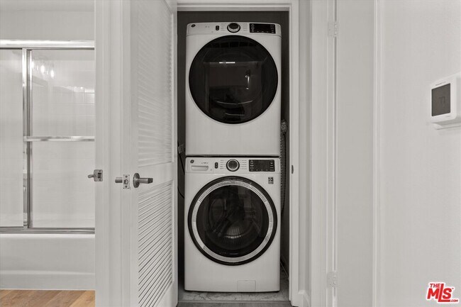 Building Photo - 12773 Caswell Ave