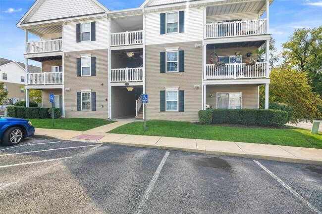 Building Photo - 9733 Crayford Rd