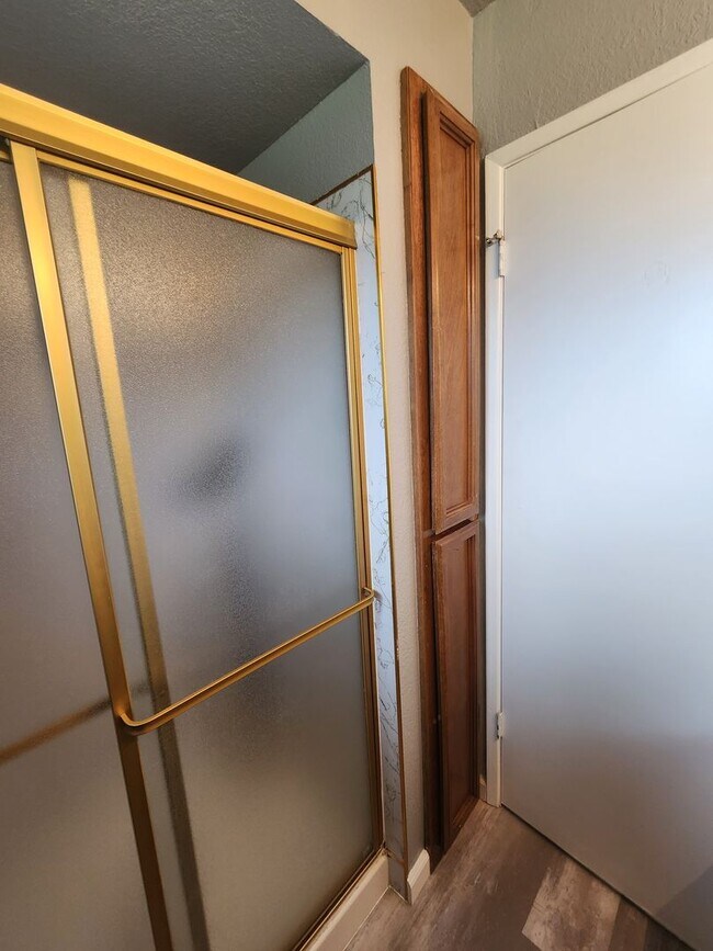 Building Photo - 8616-8618 La Riviera Dr