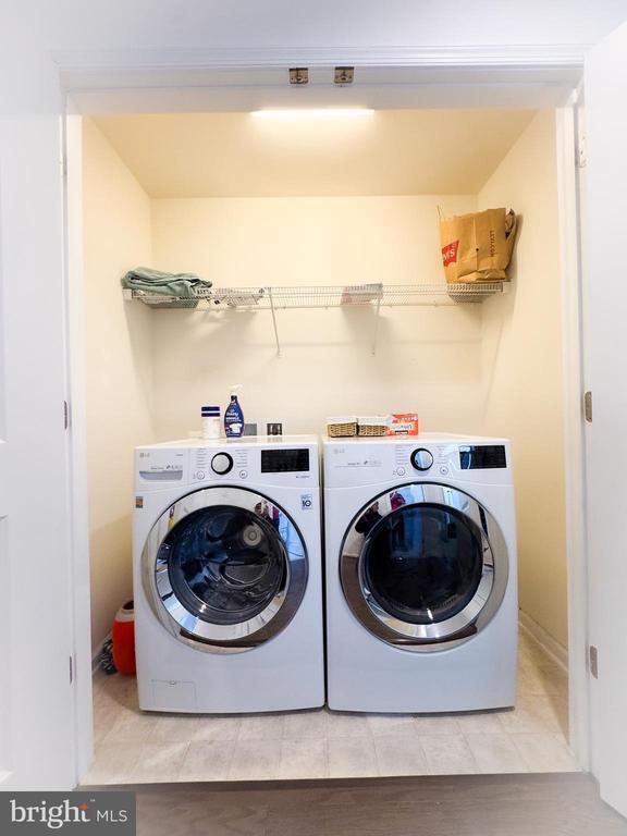 Building Photo - 42462 Dogwood Glen Square