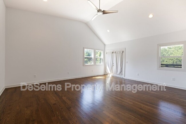 Building Photo - 227 53rd Ave N