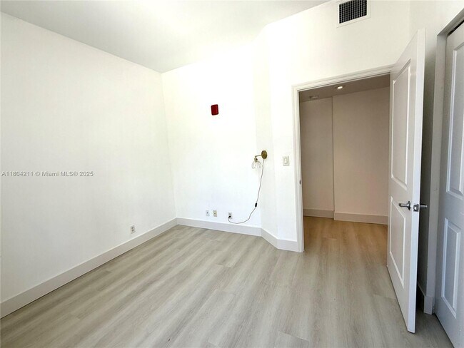 Building Photo - 111 E Flagler St